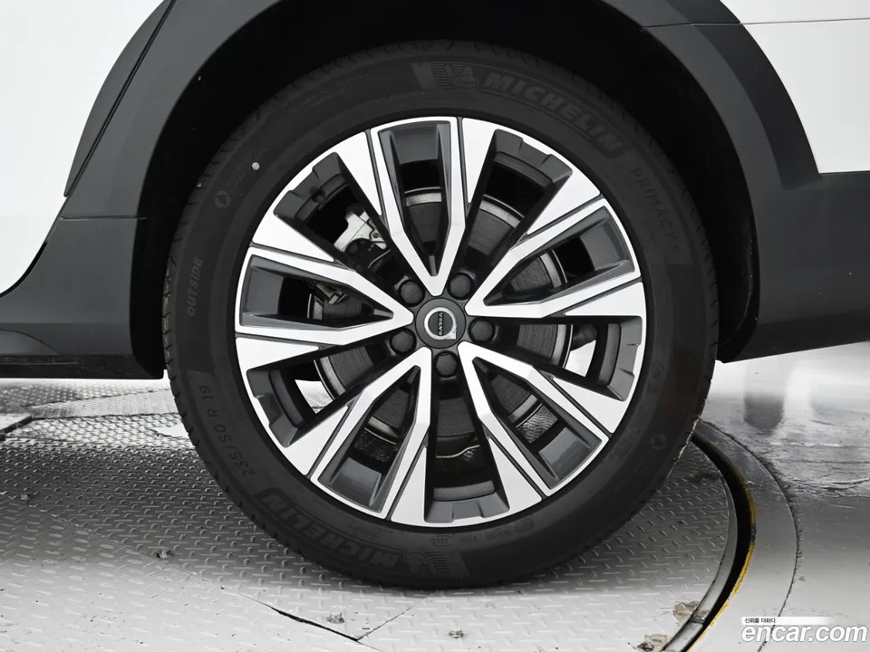 Volvo V90 Cross Country B5 AWD 2024 — миниатюра 5