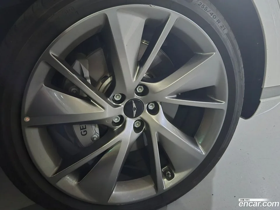 Genesis GV70 2.5T 2WD 2024 — миниатюра 2