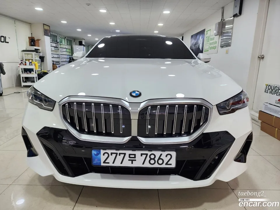 BMW 5 Series 520i M 2024 — фото 1, купить с доставкой в Москву