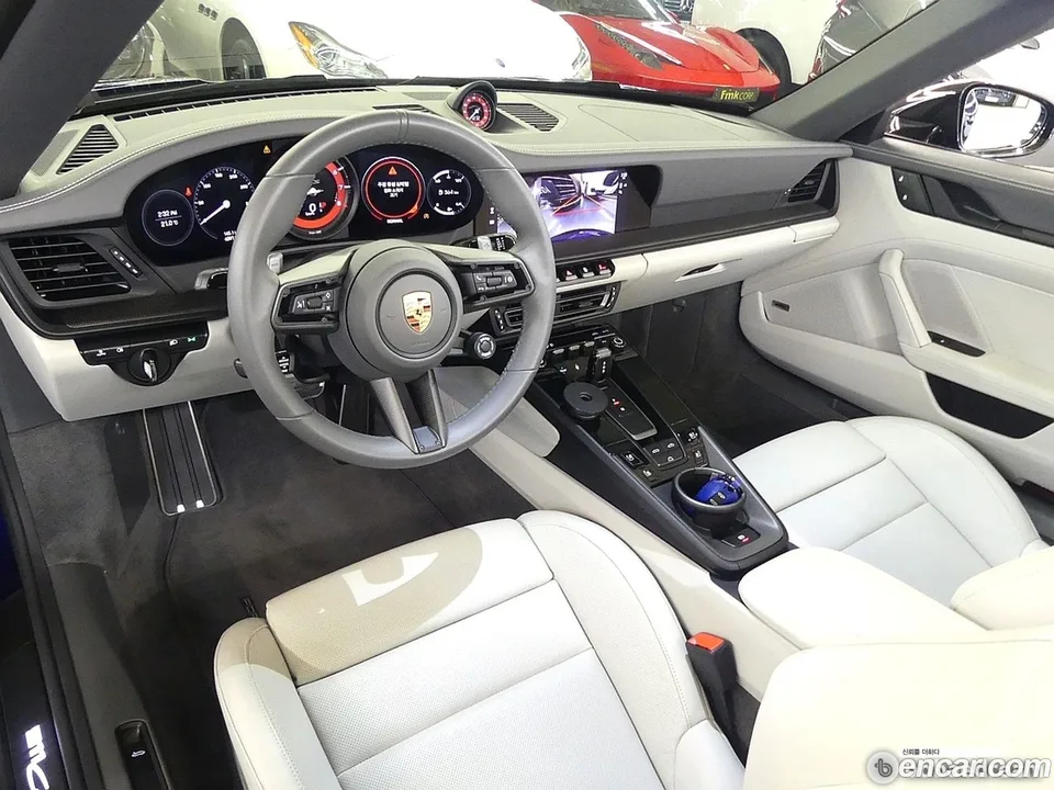Porsche 911 (992) 4 GTS 2024 — миниатюра 4