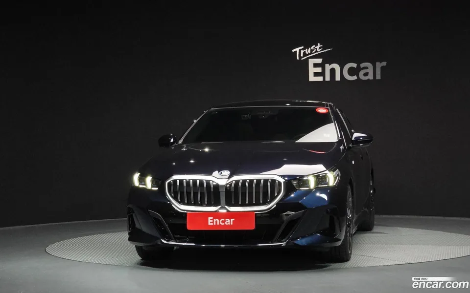 BMW 5 Series 530e M 2024 — миниатюра 3