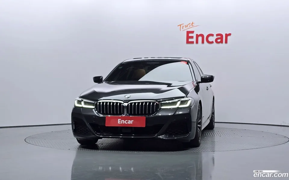 BMW 5 Series 520i M 2023 — миниатюра 3