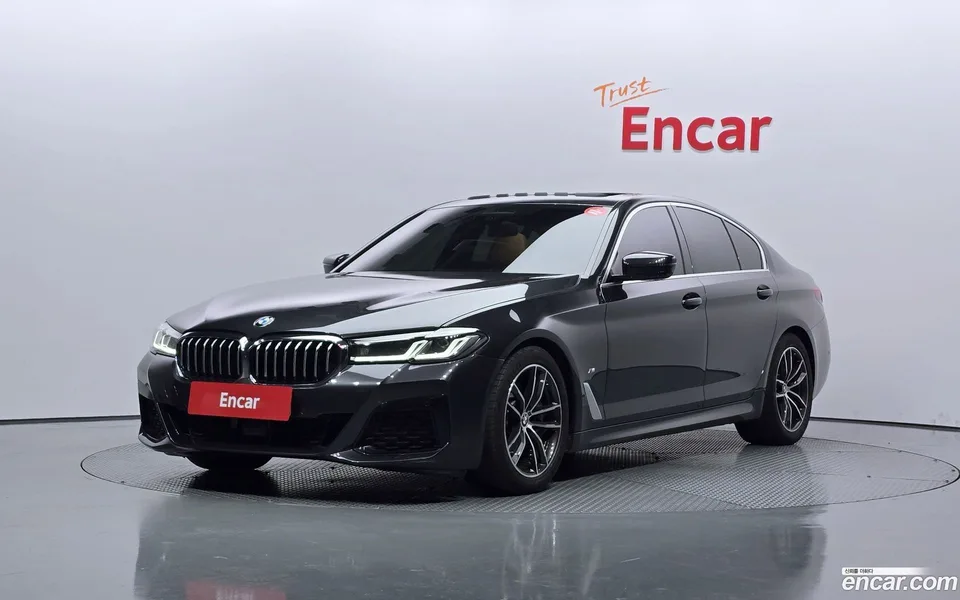 BMW 5 Series 520i M 2023 — фото 1, купить с доставкой в Москву