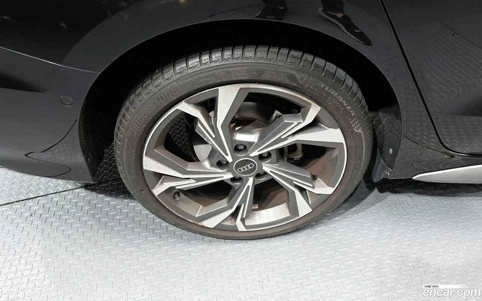 Audi A3 (8Y) 40 TFSI 2023 — миниатюра 5