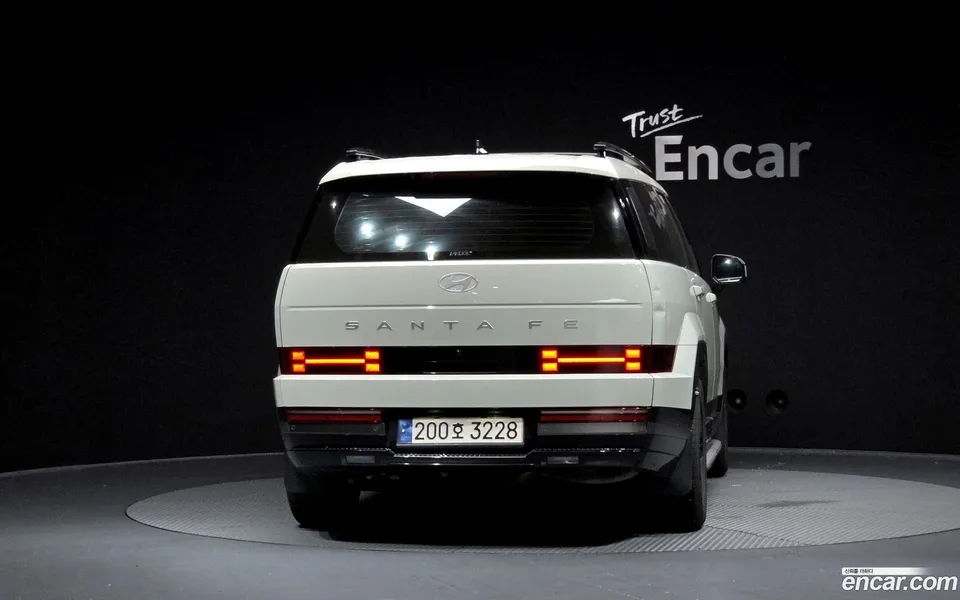 Hyundai SantaFe HEV 1.6 2WD 2023 — миниатюра 4