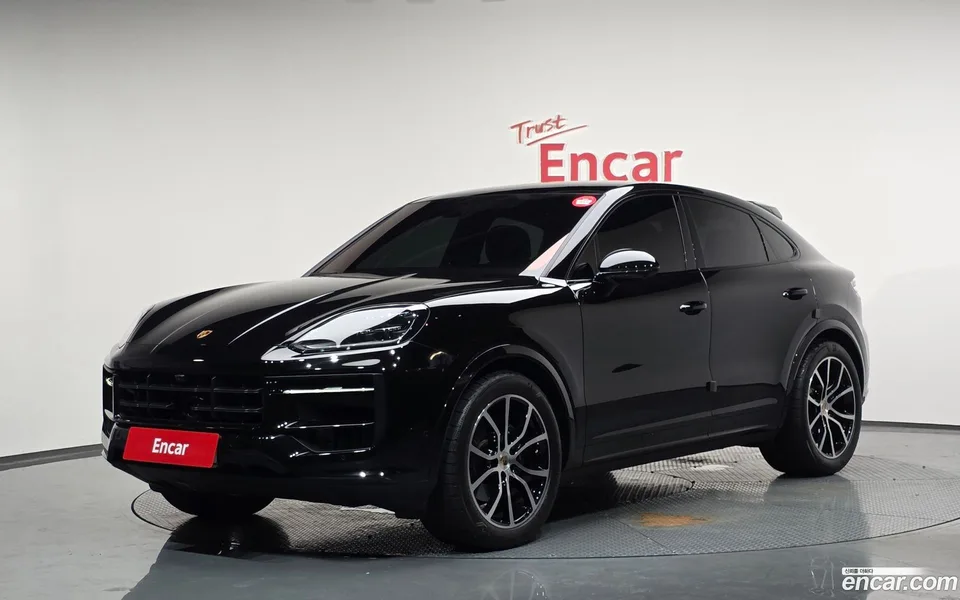 Porsche Cayenne 3.0 2024 — фото 1, купить с доставкой в Москву