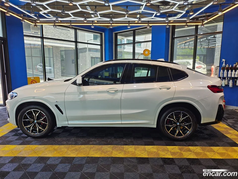 BMW X4 xDrive20i M 2023 — миниатюра 2