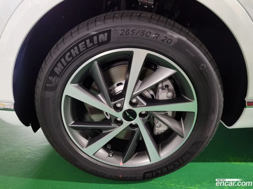 Genesis GV80 2.5T 2WD 2025 — миниатюра 2