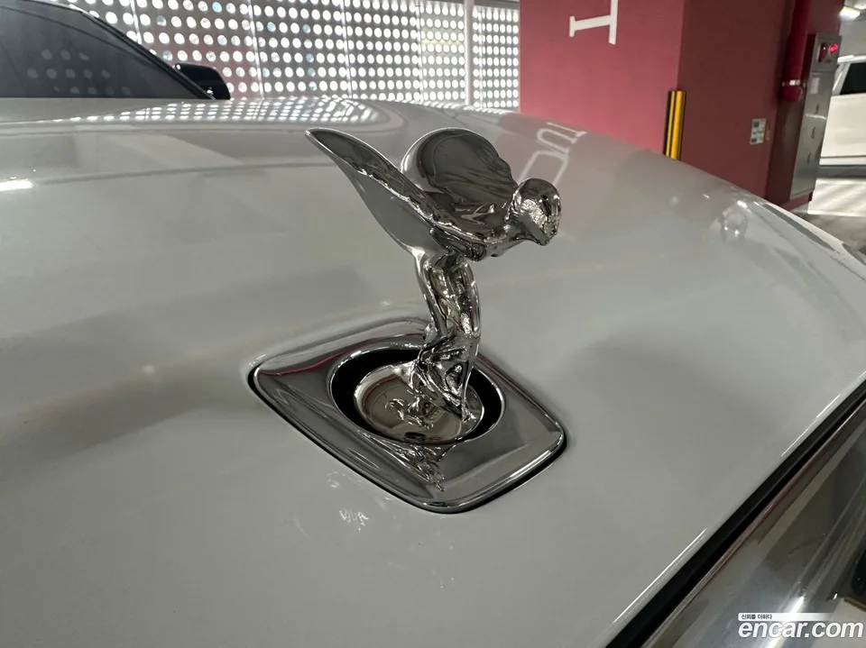 Rolls-Royce Spectre 2024 — миниатюра 5