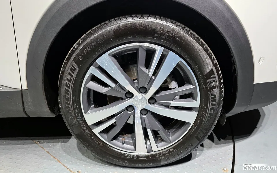Peugeot 5008 1.2 Pure Tech 2024 — миниатюра 5