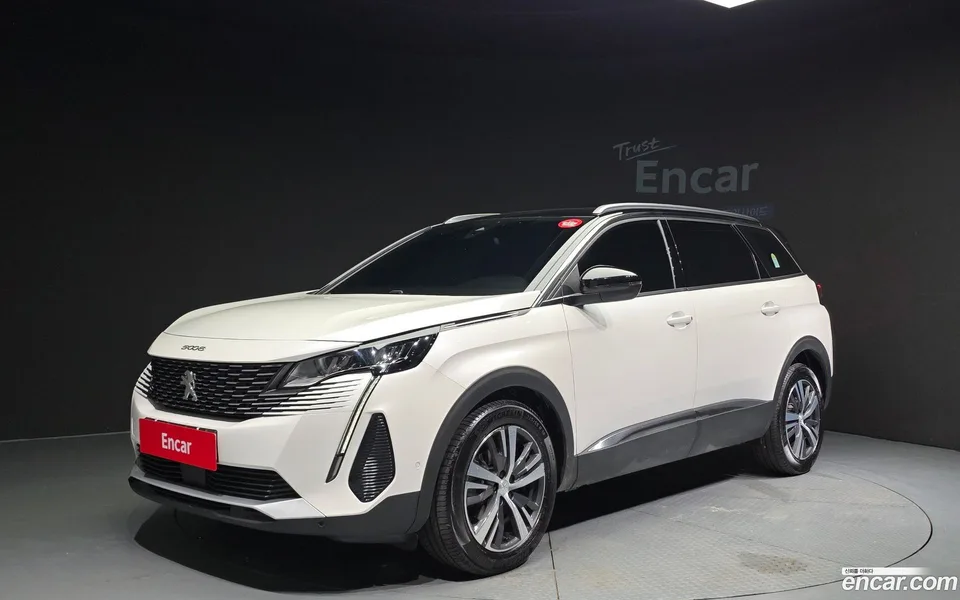 Peugeot 5008 1.2 Pure Tech 2024 — фото 1, купить с доставкой в Москву