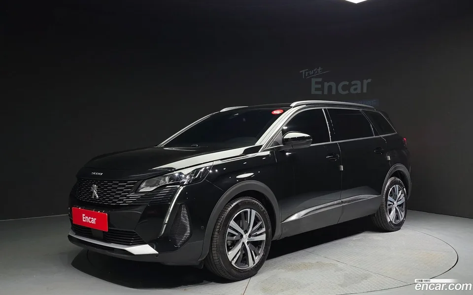 Peugeot 5008 1.2 Pure Tech 2024 — фото 1, купить с доставкой в Москву