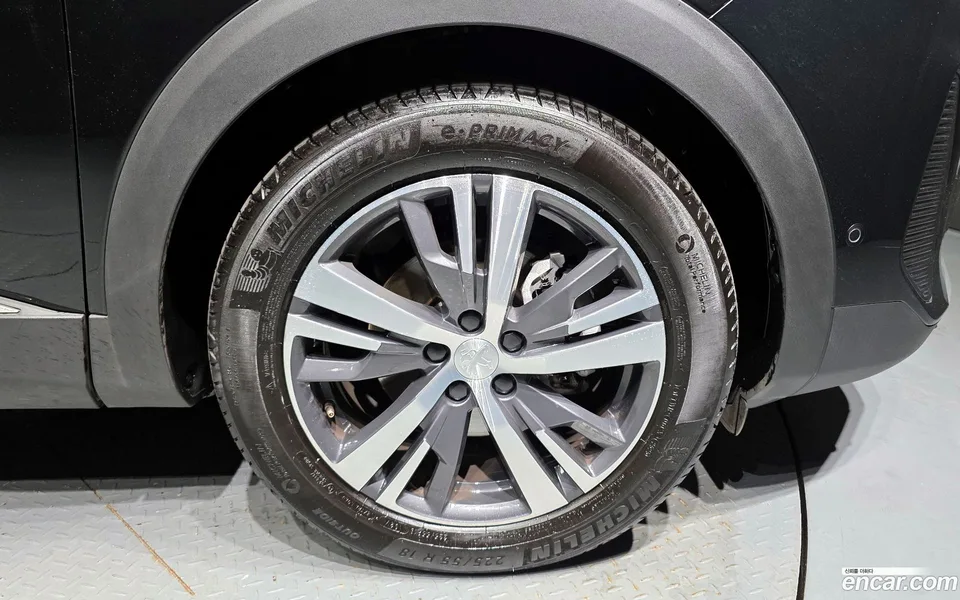 Peugeot 5008 1.2 Pure Tech 2024 — миниатюра 2