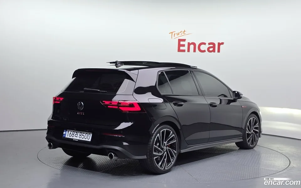 Volkswagen Golf 2.0 GTI 2023 — миниатюра 2