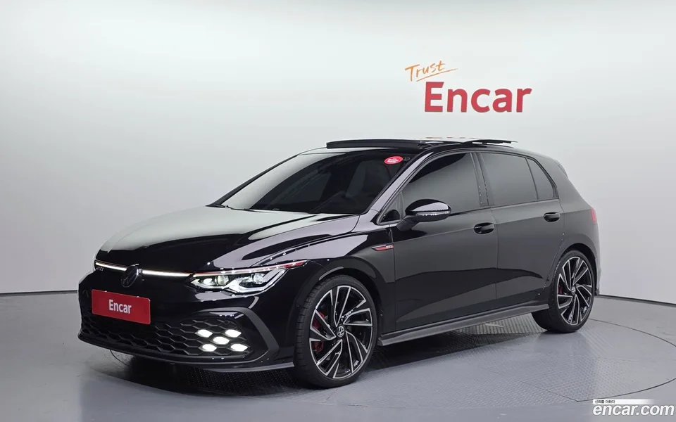 Volkswagen Golf 2.0 GTI 2023 — фото 1, купить с доставкой в Москву