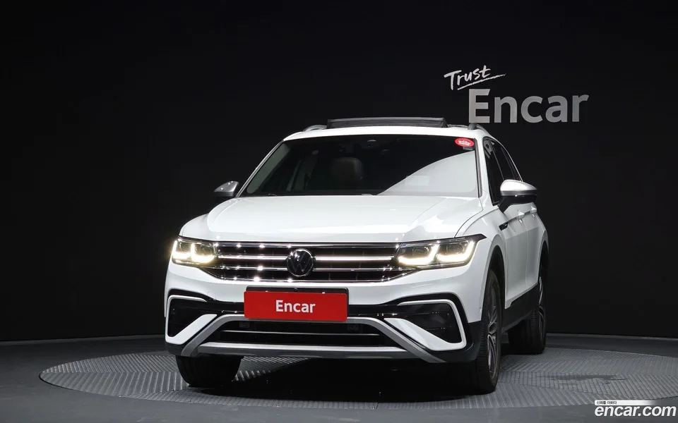 Volkswagen Tiguan Allspace 2.0 TSI 2023 — миниатюра 3