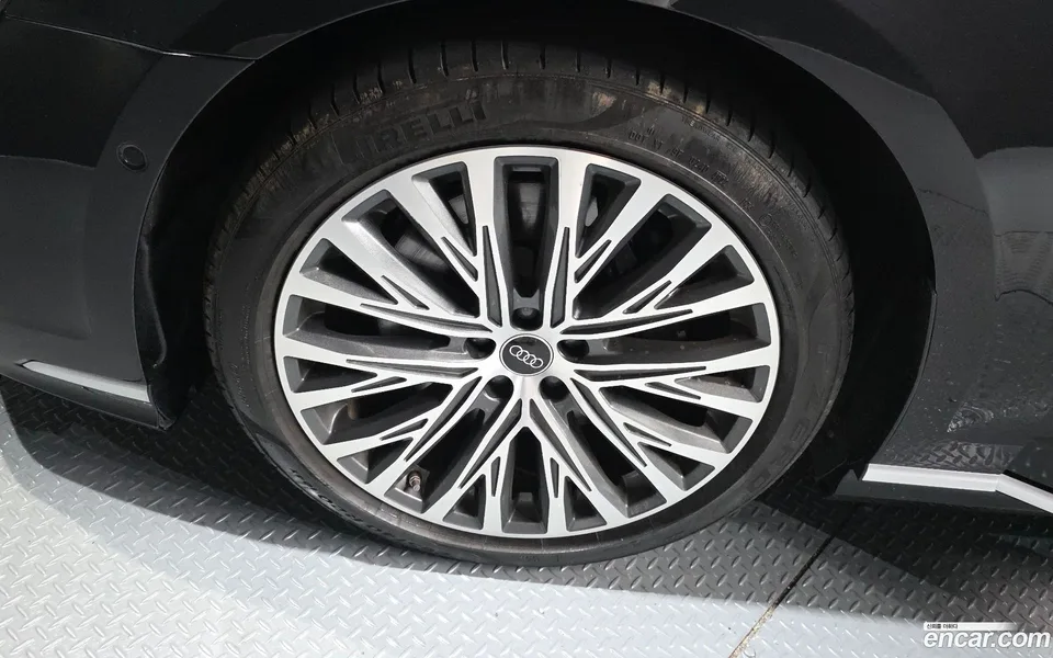 Audi A8 55 TFSI LWB 2023 — миниатюра 2