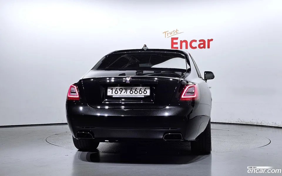 Rolls-Royce Ghost 6.7 V12 2023 — миниатюра 4