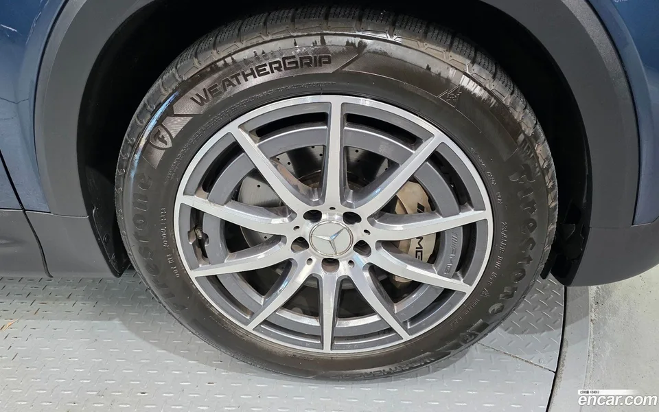 Mercedes-Benz GLB-Class AMG GLB35 4MATIC 2023 — миниатюра 2