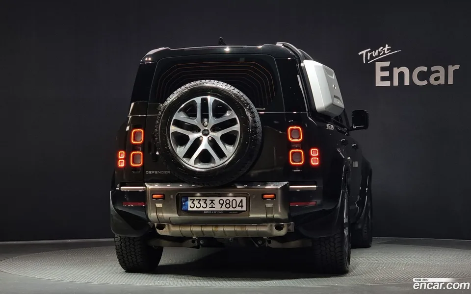 Land Rover Defender 110 P400 X 2024 — миниатюра 4