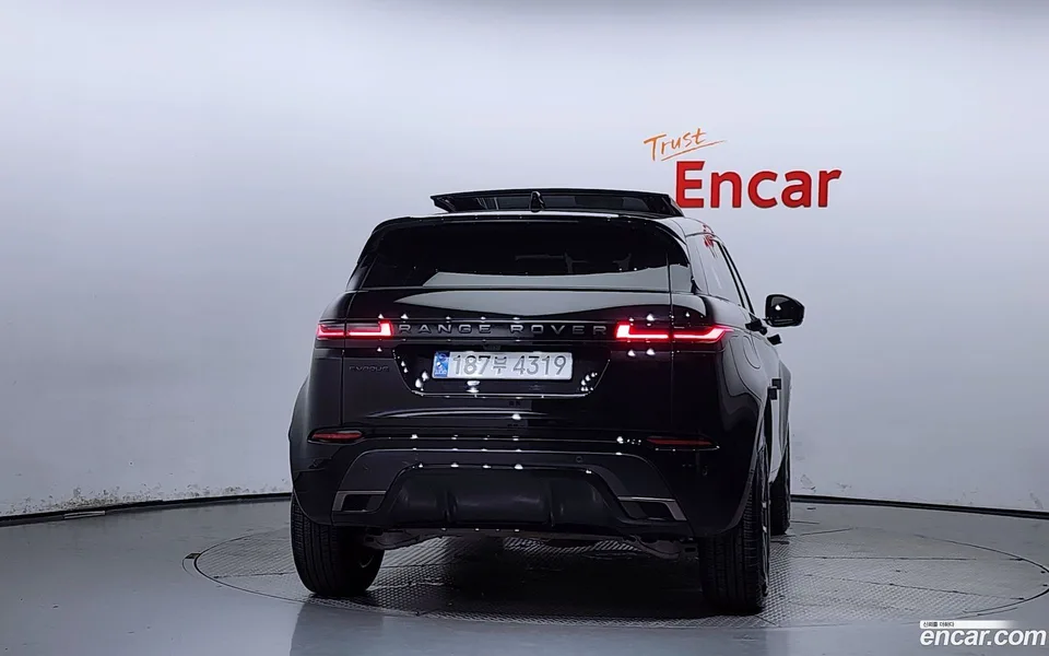 Land Rover Range Rover Evoque P250 SE 2024 — миниатюра 4