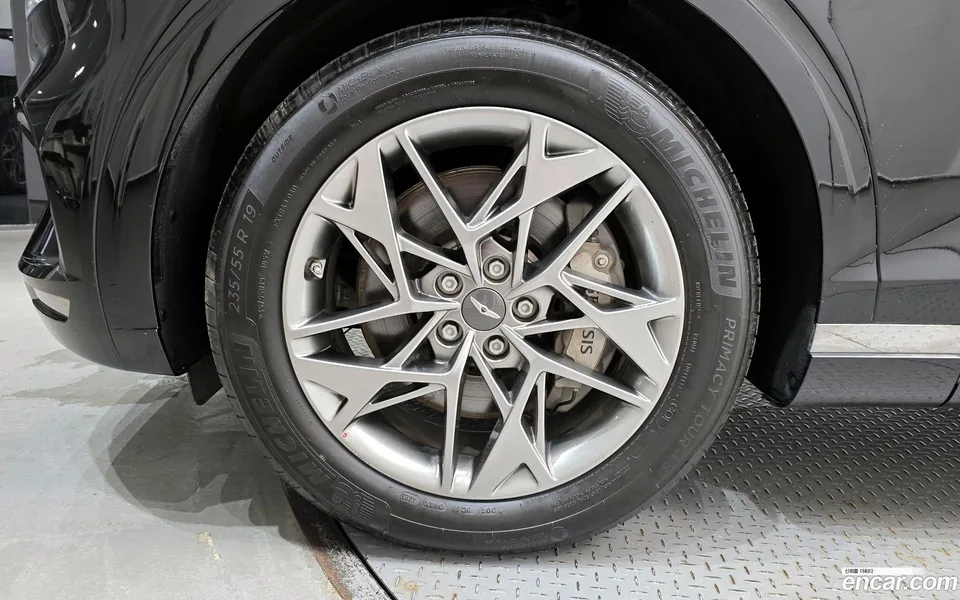 Genesis GV70 2.5T 2WD 2024 — миниатюра 2
