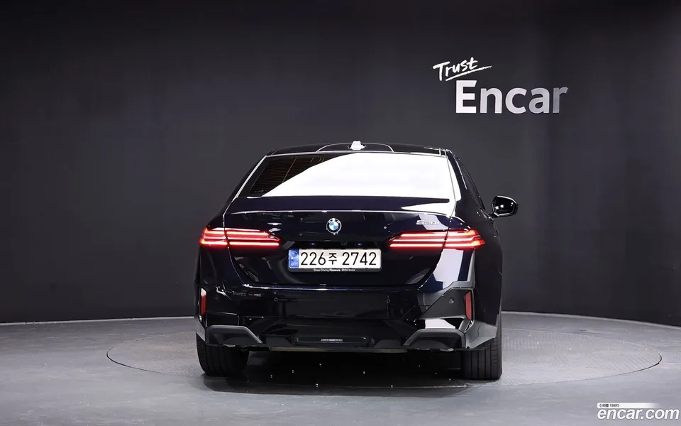 BMW 5 Series 520i M 2023 — миниатюра 4