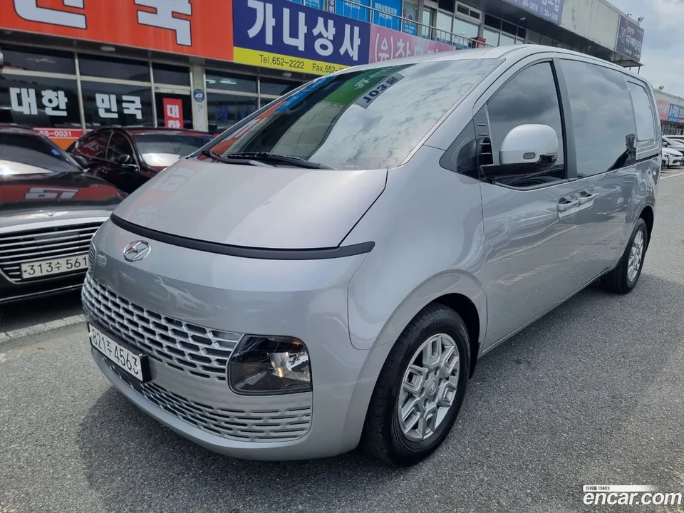 Hyundai Staria 5 2023 — миниатюра 3