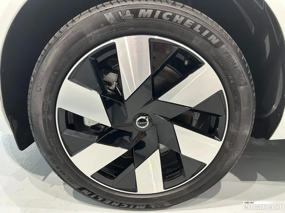 Volvo XC60 T8 2025 — миниатюра 2