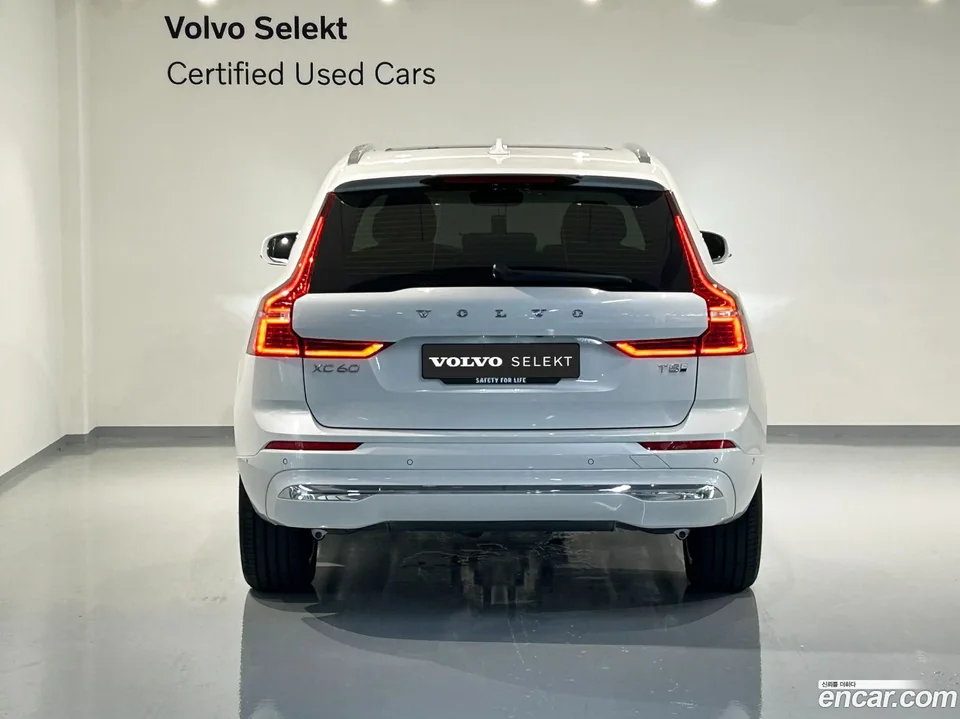 Volvo XC60 T8 2025 — миниатюра 4