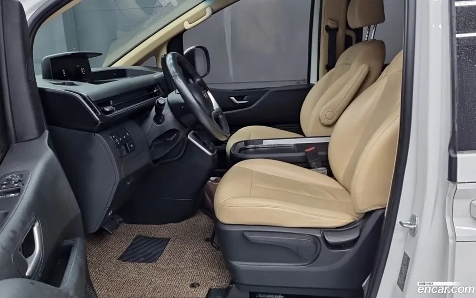Hyundai Staria 5 2023 — миниатюра 2