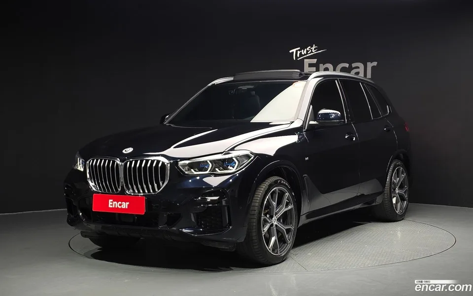 BMW X5 xDrive 30d M 2023 — фото 1, купить с доставкой в Москву