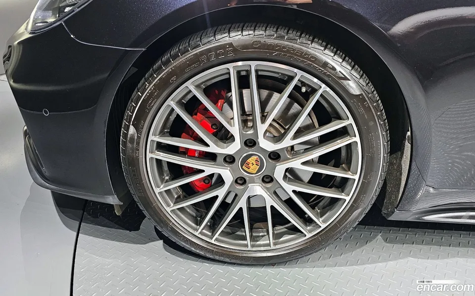 Porsche Panamera (971) 4.0 GTS 2022 — миниатюра 2