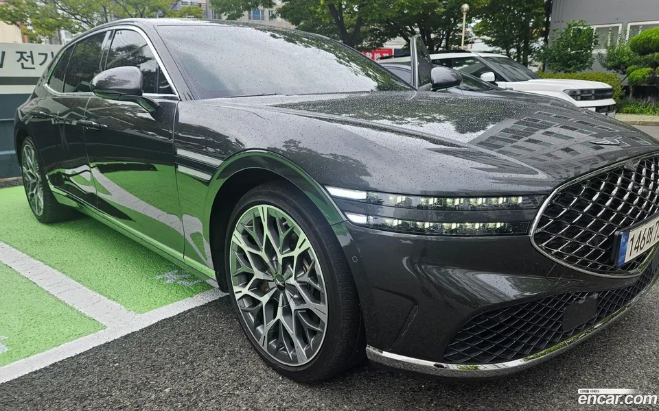 Genesis G90 3.5 e-S/C AWD 2023 — фото 1, купить с доставкой в Москву