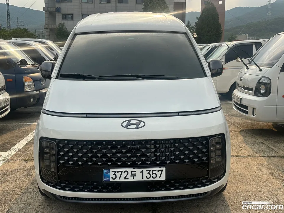 Hyundai Staria 4WD 9 2023 — миниатюра 2