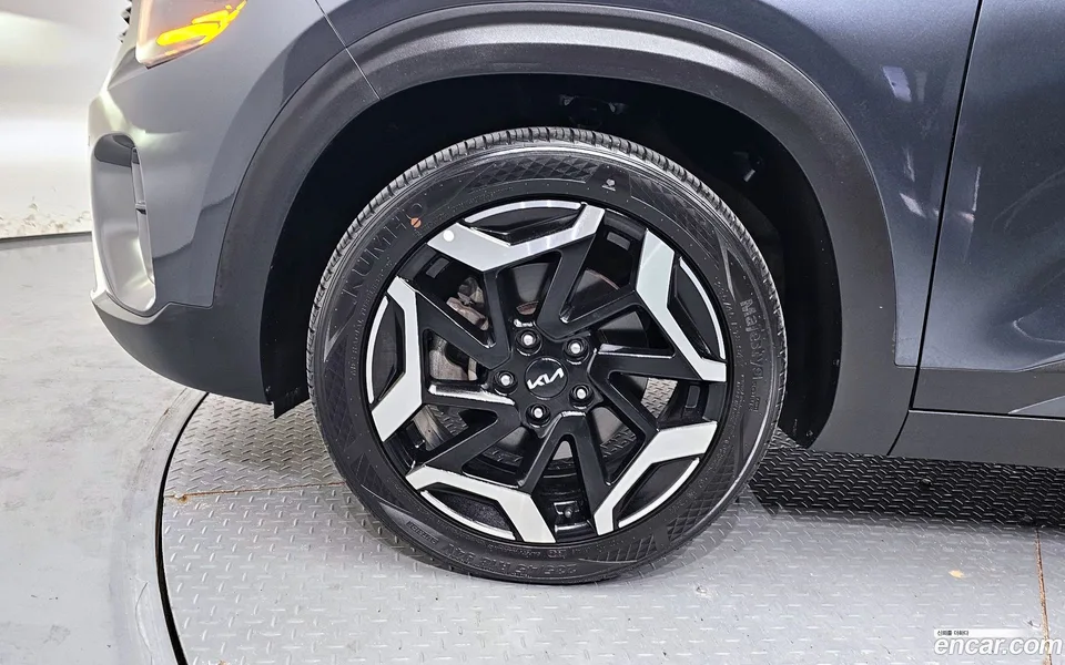 Kia Seltos 1.6 4WD 2023 — миниатюра 2