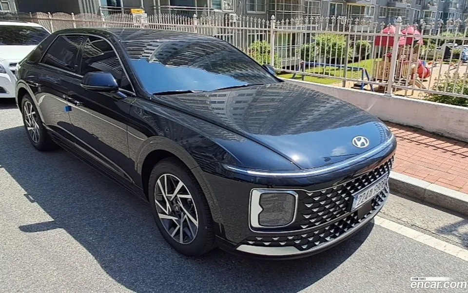 Hyundai Grandeur 2.5 2WD 2025 — фото 1, купить с доставкой в Москву