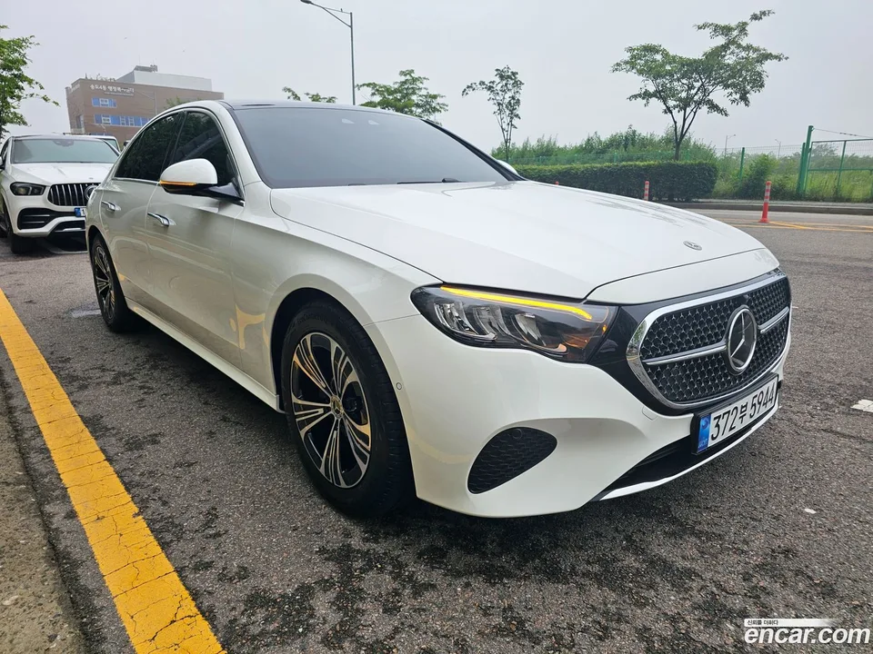 Mercedes-Benz E-Class E200 2025 — фото 1, купить с доставкой в Москву
