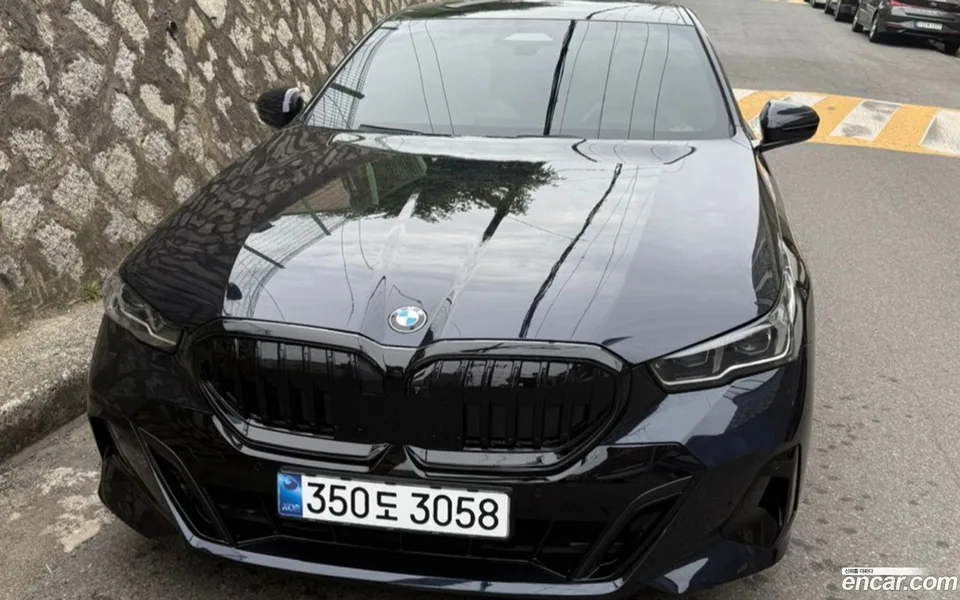 BMW 5 Series 520i M 2025 — миниатюра 2