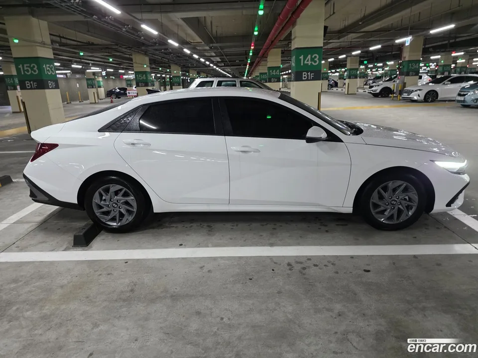 Hyundai Avante CN7 1.6 2024 — миниатюра 2