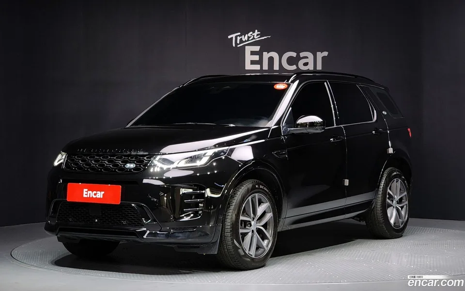 Land Rover Discovery Sport P250 SE 2024 — фото 1, купить с доставкой в Москву