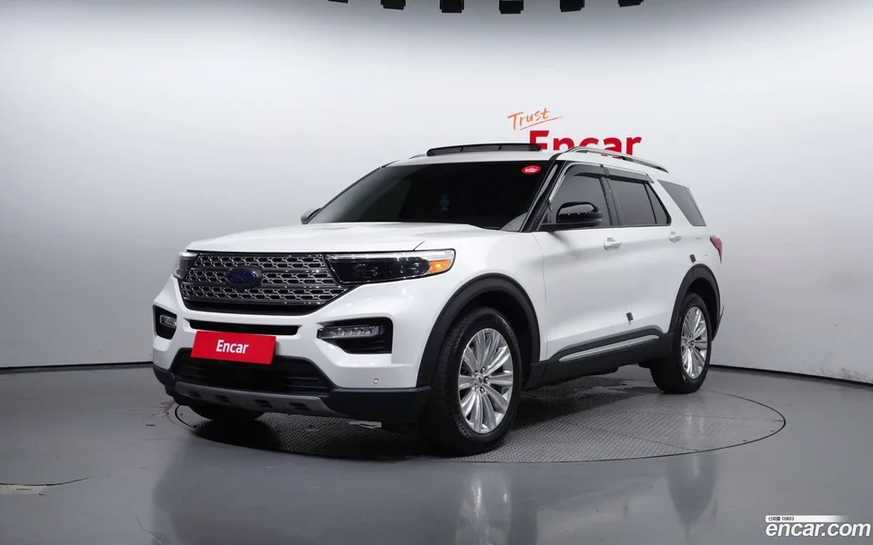 Ford Explorer 2.3 4WD 2023 — фото 1, купить с доставкой в Москву