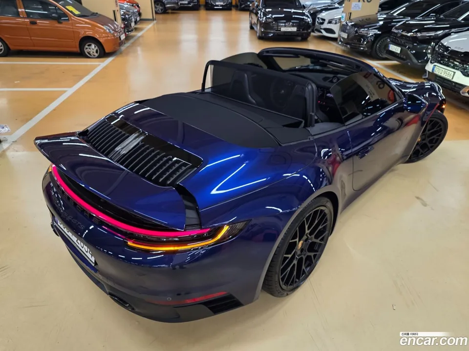 Porsche 911 (992) 4 GTS 2024 — миниатюра 4