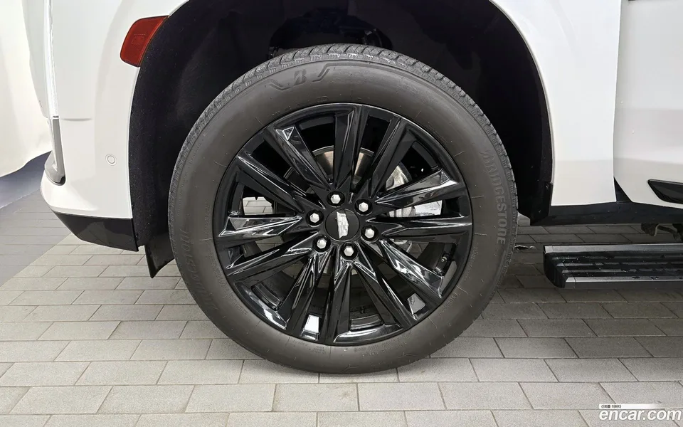 Cadillac Escalade 6.2 2023 — миниатюра 2