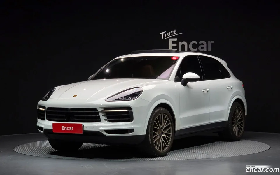 Porsche Cayenne 3.0 2023 — фото 1, купить с доставкой в Москву
