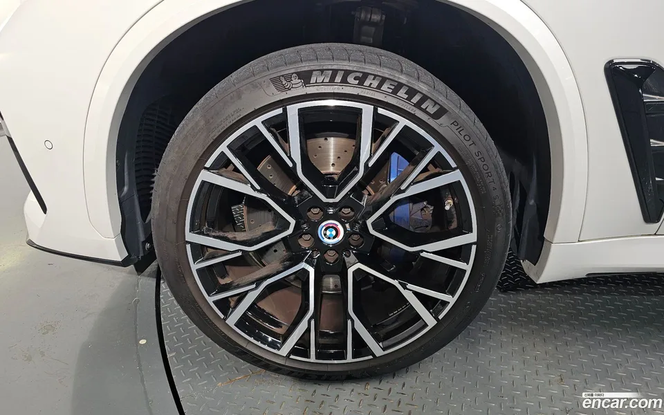 BMW X5M 4.4 2023 — миниатюра 5