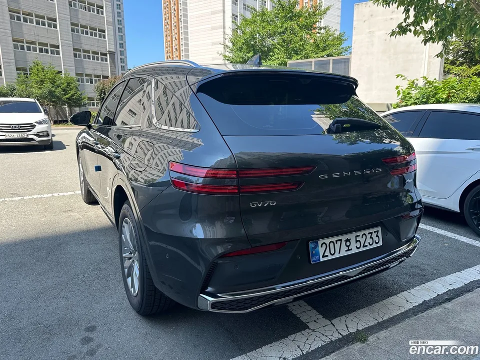 Genesis GV70 2.5T AWD 2025 — миниатюра 2