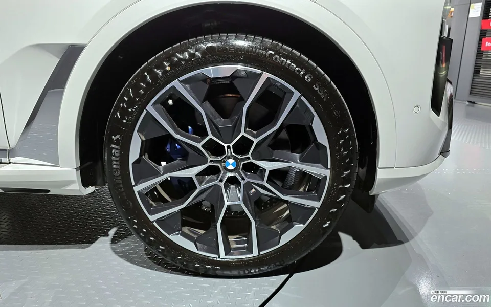 BMW X7 xDrive 40i M 7 2025 — миниатюра 2