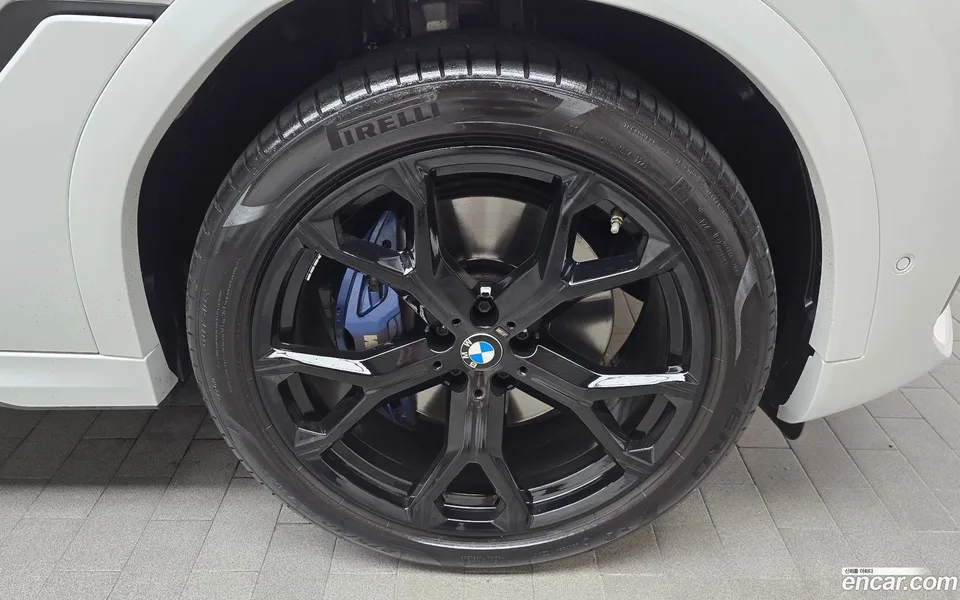 BMW X6 xDrive40i M 2023 — миниатюра 2