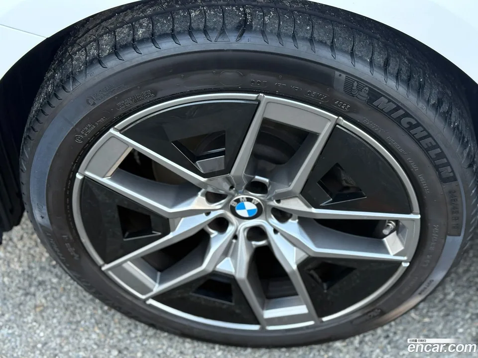 BMW 5 Series 520i 2024 — миниатюра 2